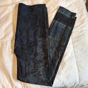 Stylish Blue Patterned Leggings